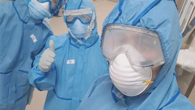 “لن أفتح فمي حفاظا على حياتك”.. فني معمل بمستشفى بلطيم للعزل يروي لـ”القاهرة 24″ لحظات عصيبة من الحجر (صور)