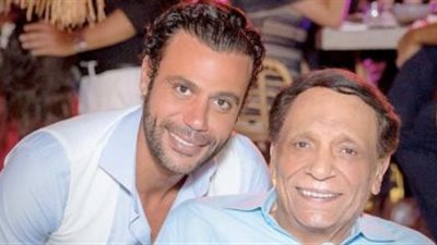 نجل الزعيم يرد على محمد رمضان بعد طلب العمل مع والده: “ده ببيستعبط ومقولتش لأبويا” (فيديو)