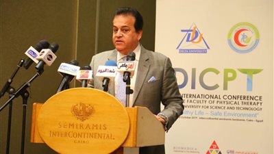 “التعليم العالي” توضح حقيقة إلغاء الامتحانات لطلاب السنوات النهائية بالجامعات واستبدالها بمشروعات بحثي