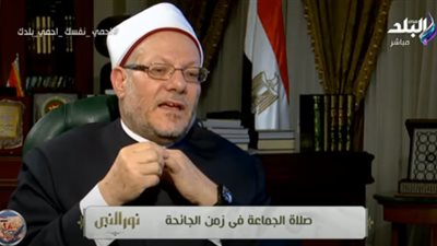 المفتي: من يجلس في بيته محتسبًا بزمن الوباء يكتب له مثل أجر الشهيد (فيديو)