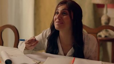 مسلسل لعبة النسيان الحلقة 4.. دينا الشربيني تجد جثة أحمد داوود على سريرها (صور)