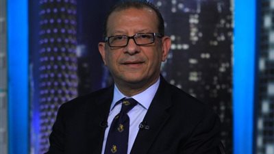 أشرف عبد العزيز يستنكر دعاوي وقف برنامج رامز مجنون رسمي : يجب منع مسلسلات العري أولا