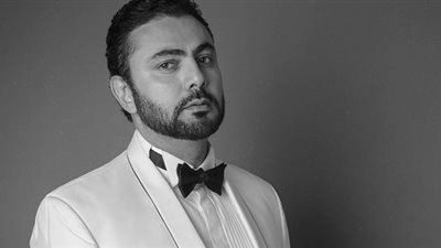 محمد كريم يكشف أسباب تواجده في أمريكا رغم تفشي فيروس كورونا (فيديو)