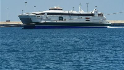 وزير النقل: تسيير رحلة بحرية لعودة المصريين العالقين بميناء ضبا السعودي لسفاجا (صور)