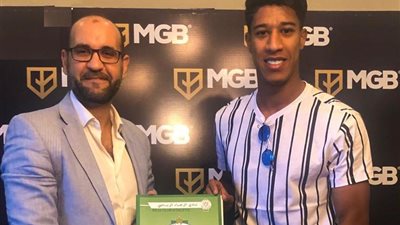 وكيل أحداد يوضح لـ”القاهرة 24″ موقفه من العودة إلى الزمالك والعروض المقدمة للاعب