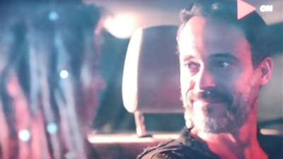 مسلسل النهاية حلقة 5.. اللقاء الأول بين “روبوت” يوسف الشريف وناهد السباعي (صور)