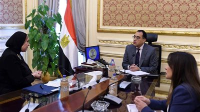 نيفين جامع: نسب الإنجاز في المنشآت بالمجمعات الصناعية تجاوزت 88%