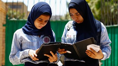 “التعليم”: 99.51% من طلاب الصف الثاني الثانوي يؤدون اختبار اللغة العربية إلكترونيًا