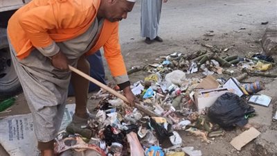 عمال النظافة بقنا يواجهون كورونا دون أدوات حماية (صور)