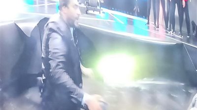 باسم ياخور يضرب رامز جلال بـ”الجزمة” في نهاية المقلب (صور)