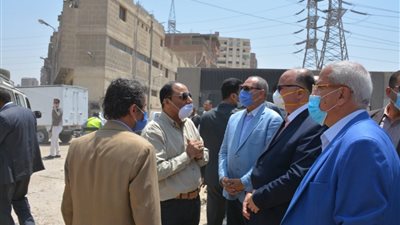 محافظ القاهرة يتفقد أعمال تطوير شارع السويس لتحقيق السيولة المرورية (صور)