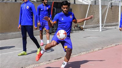 صالح جمعة صداع في رأس محمود الخطيب