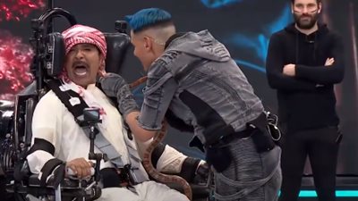 رد فعل كوميدي من الإماراتي عبد الله بالخير بعد مقلب رامز مجنون رسمي (فيديو)