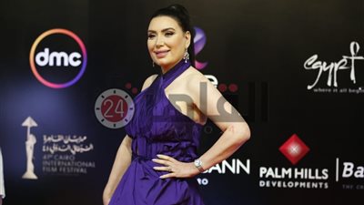 عبير صبري: “مبقلدش رانيا يوسف.. وأنا ببوس جوزي حلالي”