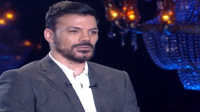 عمرو زكي: “مافيش لاعب فى مصر يستاهل 15 مليون جنيه.. وصلاح أفضل من ميدو”