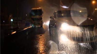 شاهد.. أمطار خفيفة ورياح باردة على الإسكندرية في الربيع (فيديو)