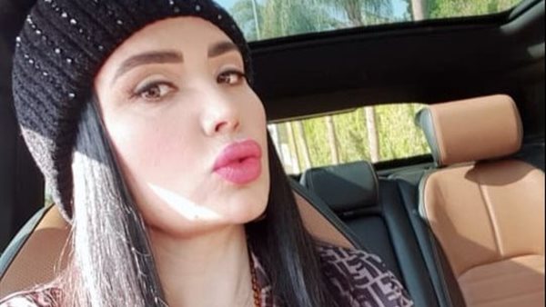 الفنانة عبير صبرى