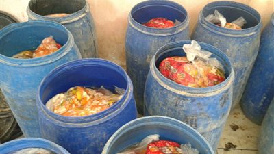 ضبط وإعدام 5 أطنان مخللات غير صالحة للاستهلاك الآدمي بالشرقية