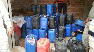 ضبط 25 ألف لتر سولار مدعم داخل مخزن بمنطقة المرج