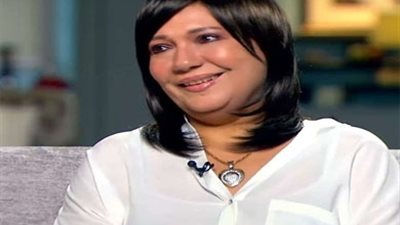 عايدة رياض لـ شيخ الحارة والجريئة: المخرج محمد خان مسح بكرامتي الأرض