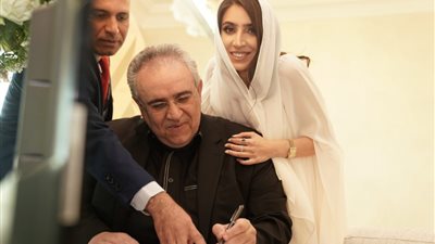 شاهد.. رجل الأعمال كامل مراد يحتفل بعقد قران ابنته بالأردن (صور)