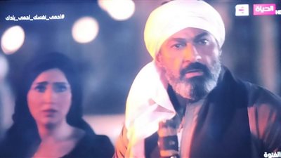 مسلسل الفتوة حلقة 21.. رياض الخولي يجد الذهب ويحاول خطف مي عمر (صور)