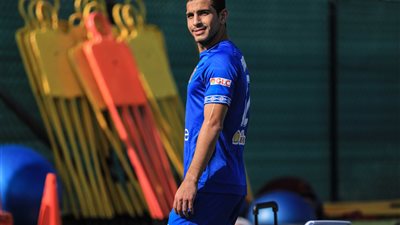 مدافع الأهلي: “أنا فئة تانية ولم أحقق ثروة مالية من كرة القدم”