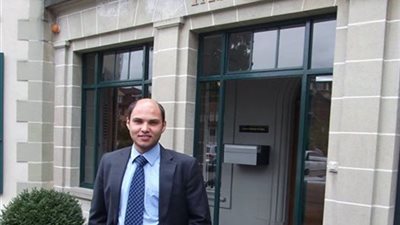 خبير لوائح: فيفا طالب الأندية بالوصول لحلول ودية بشأن عقود اللاعبين