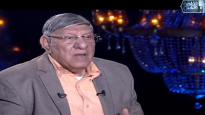 مفيد فوزي لــ شيخ الحارة والجريئة: عمرو دياب لا يطربني