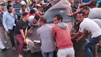 سيارة نقل تدهس سيارات ملاكي على الدائري ووقوع إصابات وضحايا قبل الإفطار (صور)