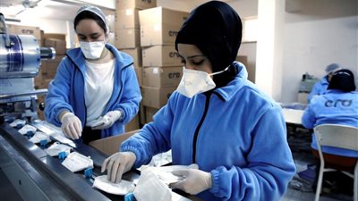 “الحكومة”: 4 آلاف جنيه غرامة عدم ارتداء الكمامة طبقاً للإجراءات الاحترازية