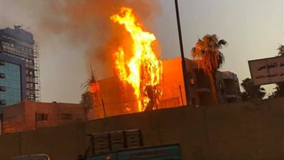 وصول لجنة من الصحة بقيادة مدير المستشفيات التعليمية لمتابعة حريق حميات إمبابة (فيديو)