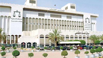 رئيس استئناف القاهرة: ارتداء الكمامة شرط أساسي للدخول.. ودور الانعقاد أربعة أيام