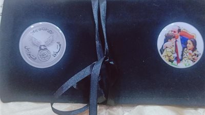 مفاجأة.. السيسي يرسل باقة ورد وهدية لأسرة ممرض مستشفى النجيلة المتوفي بسبب كورونا (صور)