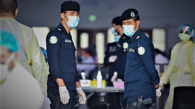 الكويت تعزل 221 مصرياً خلال يومي العيد لمخالطتهم مصابين بفيروس كورونا (مستند)