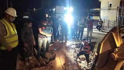 “مياه الإسكندرية” تواصل إصلاح كسر مفاجئ بخط رئيسي شرق المحافظة (صور)