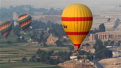 انطلاق 19 رحلة بالون طائر على متنها 460 سائحا بسماء الأقصر اليوم | بث مباشر