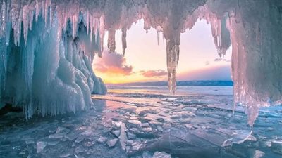 يعود تاريخها لـ 25 مليون سنة.. صور توضح جمال بحيرة بايكال في سيبيريا 