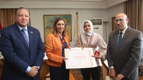 تكريم الطفلة 