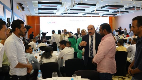 محافظ أسوان