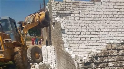 إزالة 116 حالة تعد بالبناء المخالف على الأراضي الزراعية وأملاك الدولة بمراكز المنيا