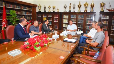 الخطيب يناقش التصور المقترح للتعاون بين شركة الكرة والمستثمرين