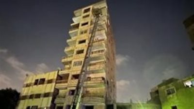 إخلاء عقار مكون من 10 طوابق بعد تعرضه للميل بحارة المنفي في مصر القديمة | بث مباشر 