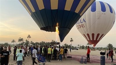 تحليق 29 رحلة بالون طائر على متنها 700 سائح بسماء الأقصر