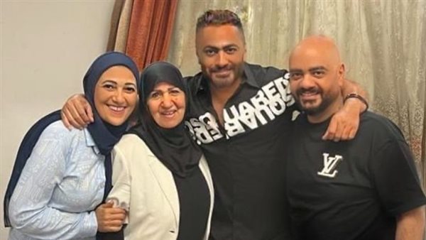 تامر حسني وعائلته