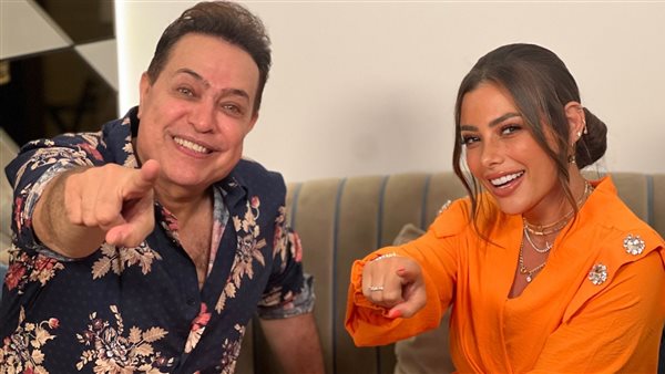 المذيعة هدير أبو