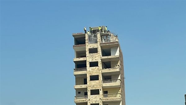 بدء إزالة العقار