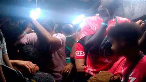 داخل الحافلة 