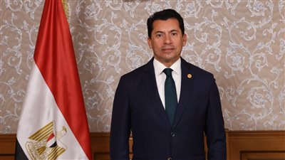 وزير الشباب والرياضة يتدخل لحل أزمة البدلات الخاصة بلاعبي المصارعة بمعسكر المجر