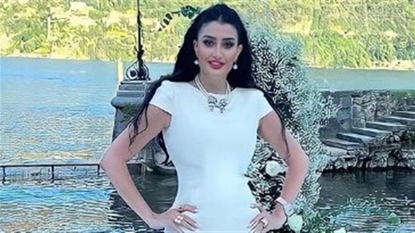 غادة عبد الرازق 